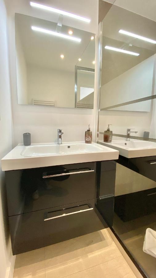 Republique Appartements Ментона Екстериор снимка