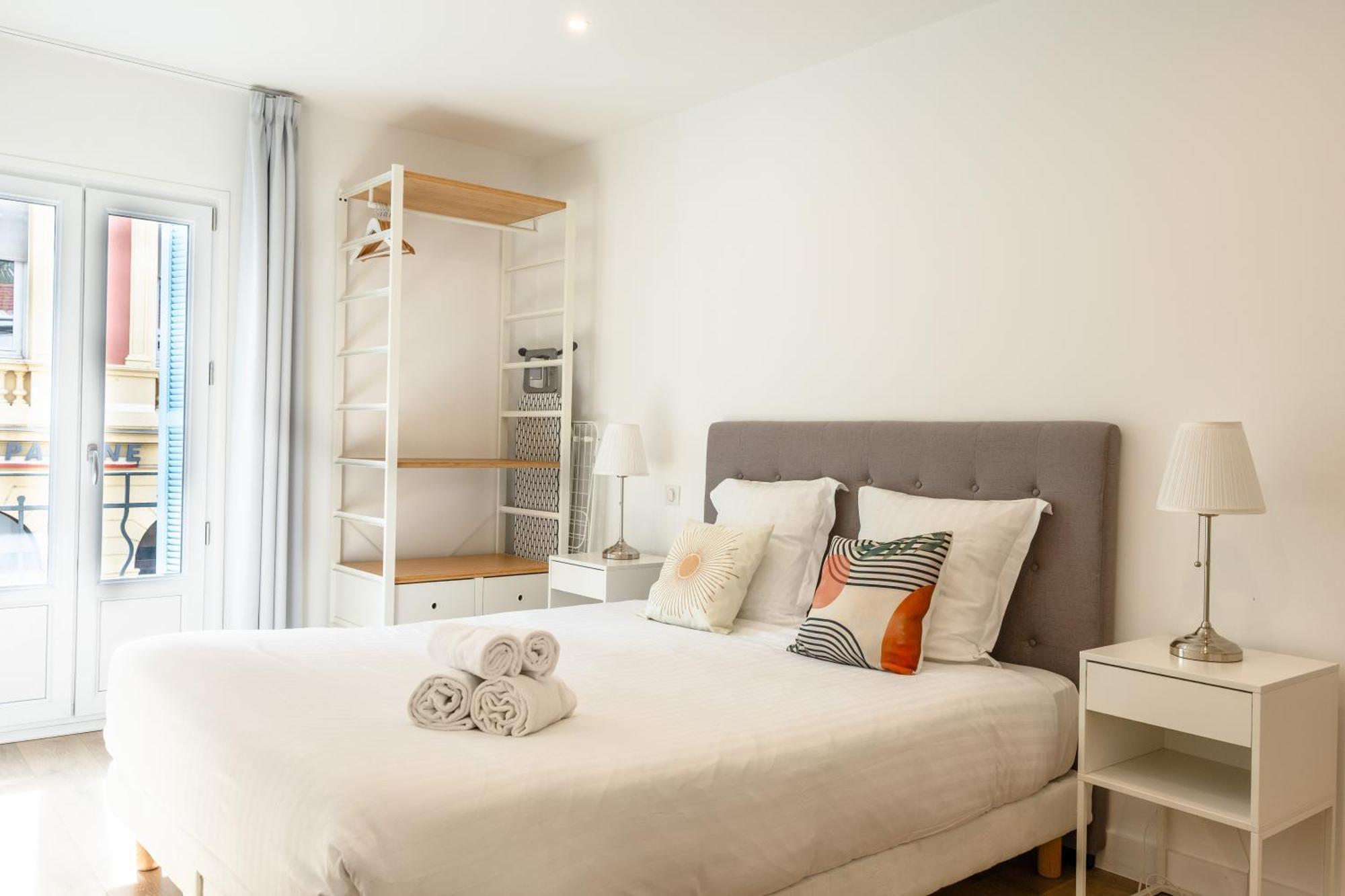 Republique Appartements Ментона Екстериор снимка