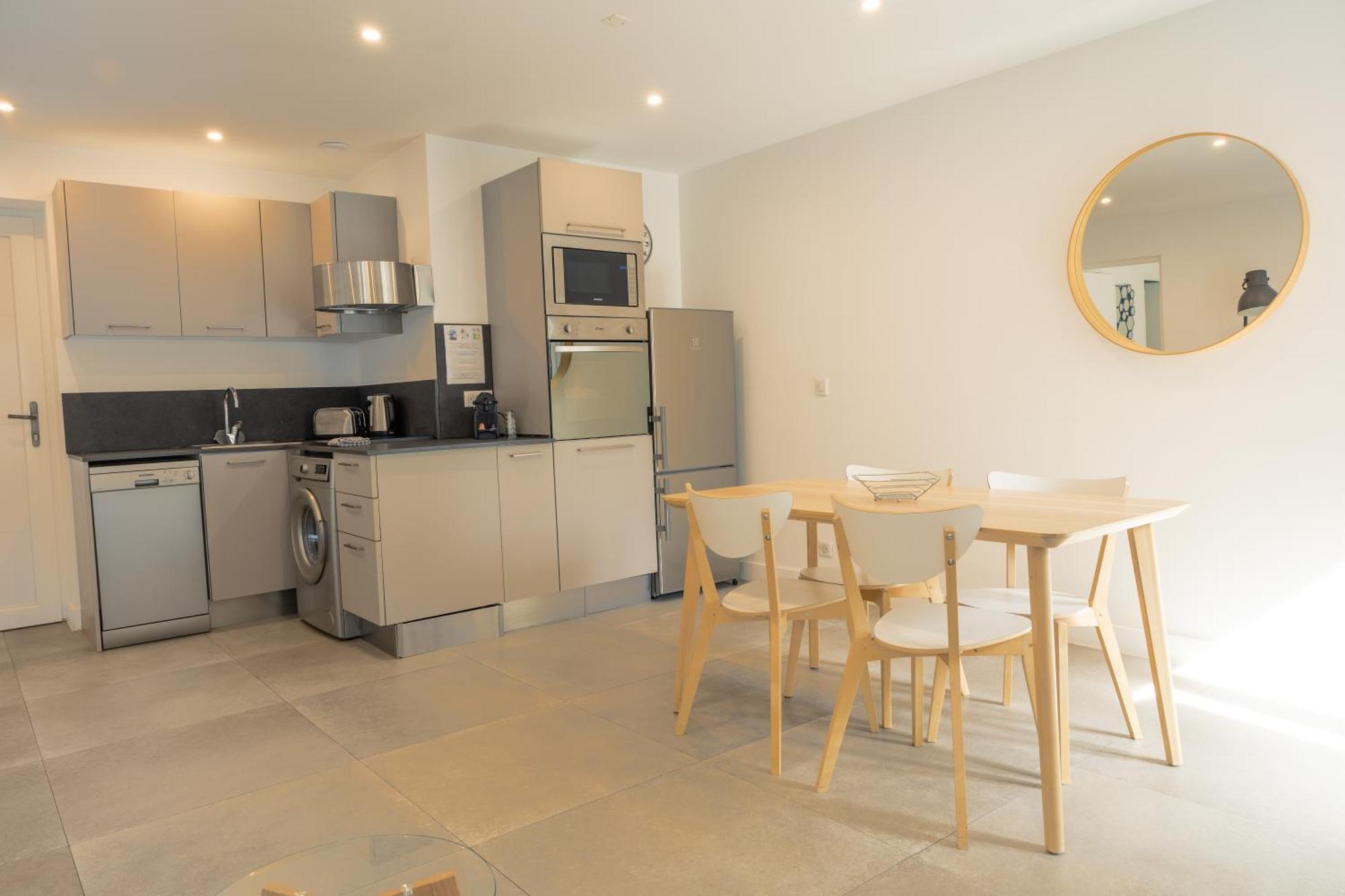 Republique Appartements Ментона Екстериор снимка