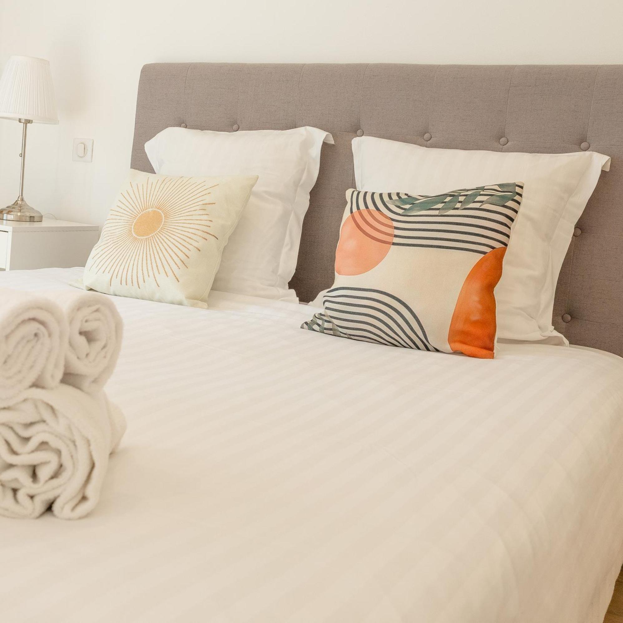 Republique Appartements Ментона Екстериор снимка