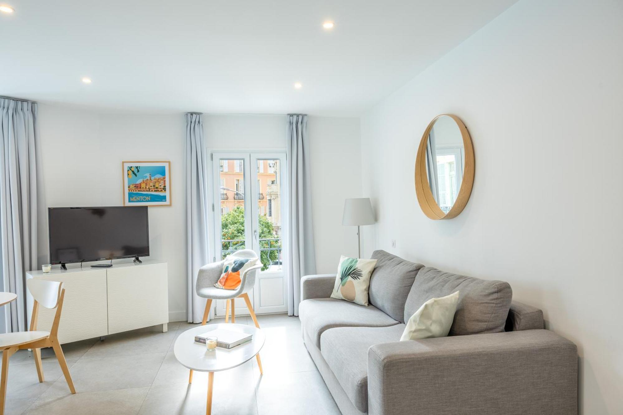 Republique Appartements Ментона Екстериор снимка