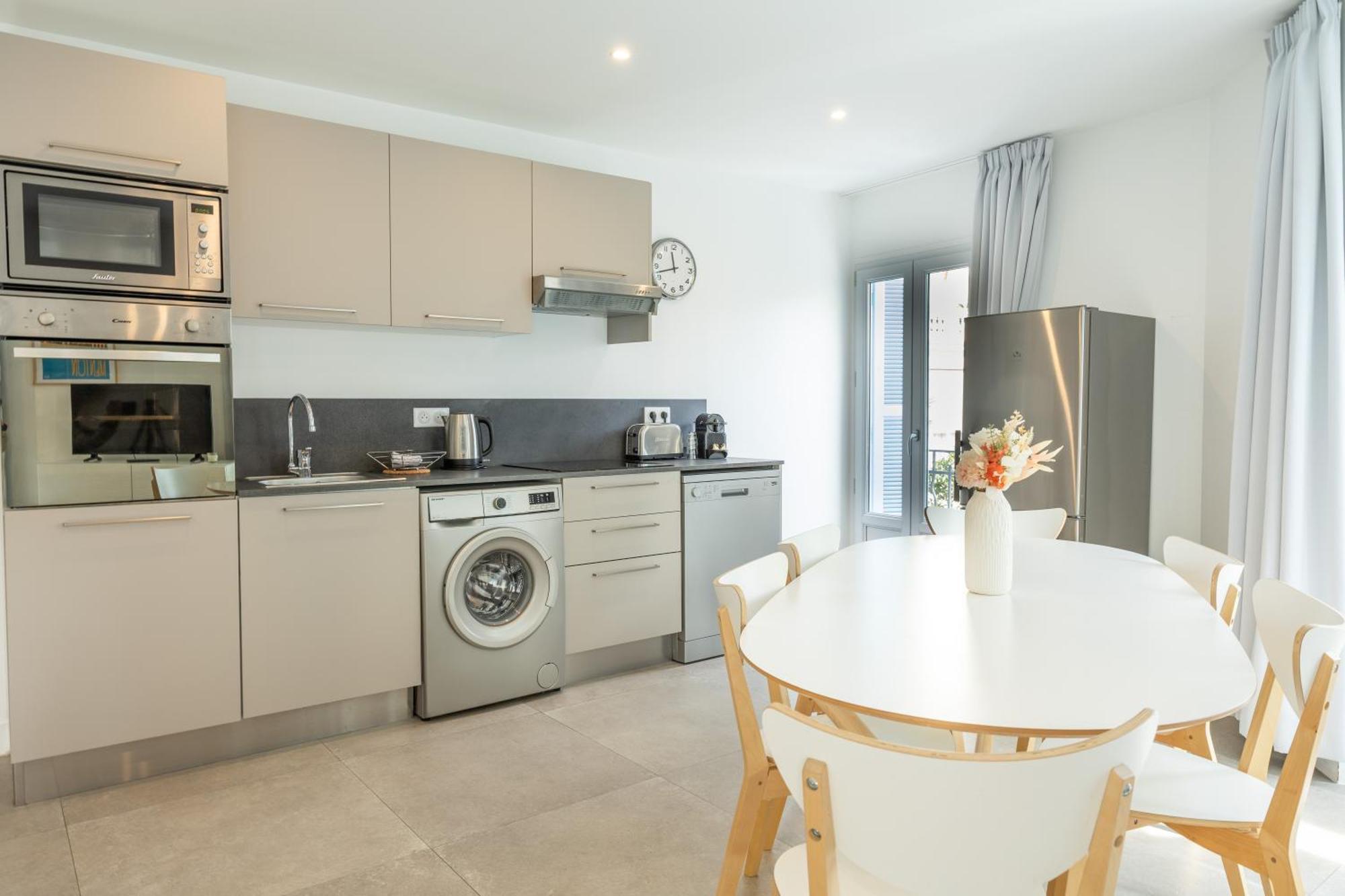 Republique Appartements Ментона Екстериор снимка