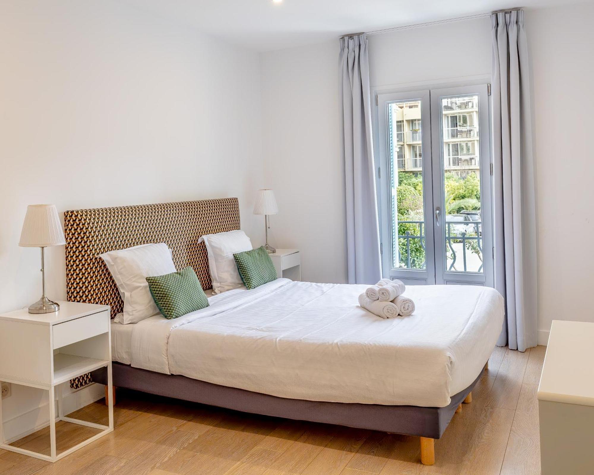 Republique Appartements Ментона Екстериор снимка